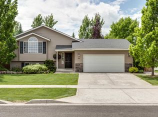 3031 W Blueberry Cir, Hayden Lake, ID 83835