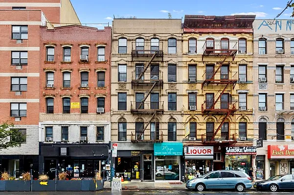 Rented by Safdie Realty Group | media 30