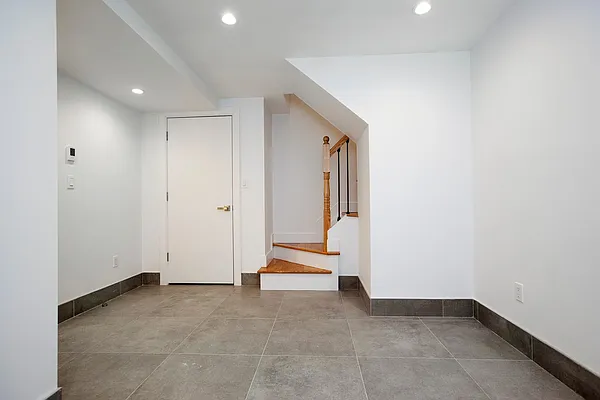 Rented by Oxford Property Group | media 12