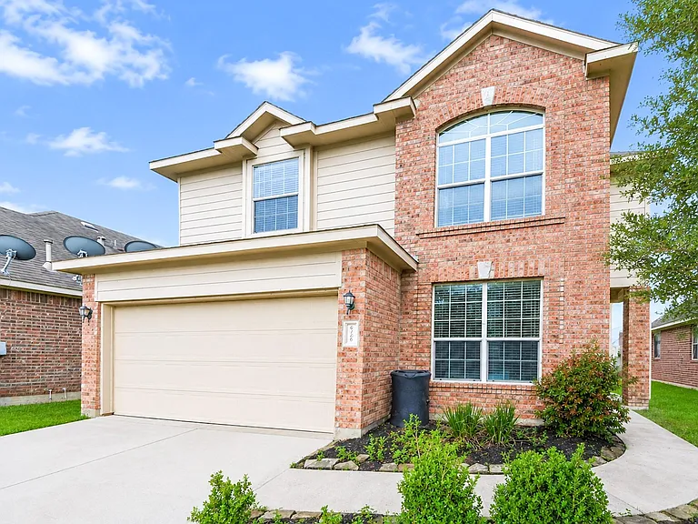 6106 Grassy Haven Ln — Photo 2