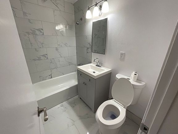 3rd image of 15843 Sierra Vista Ct APT 10