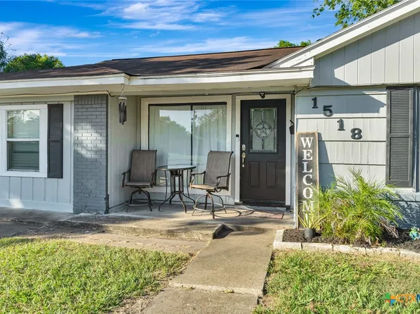 1518 Bonham Dr, Victoria, TX 77901