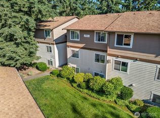 12617 NE 130th Way E 201, Kirkland, WA