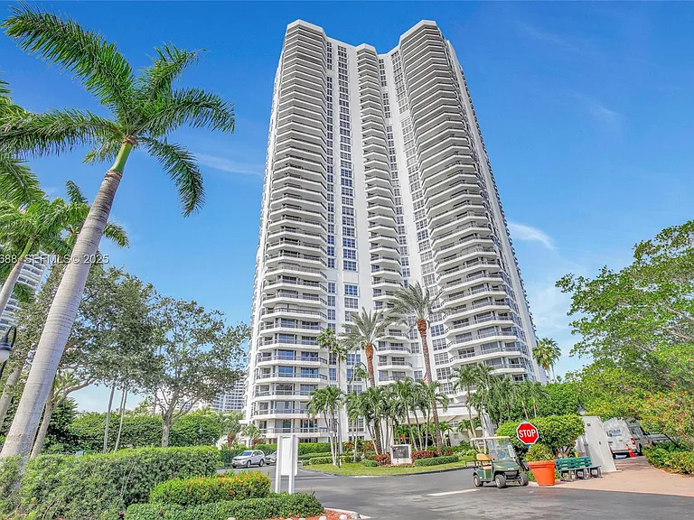 3500 Mystic Pointe Dr #1206 — Photo 71