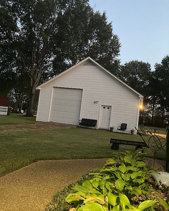 2nd image of 57 Kathy Lynn Rd