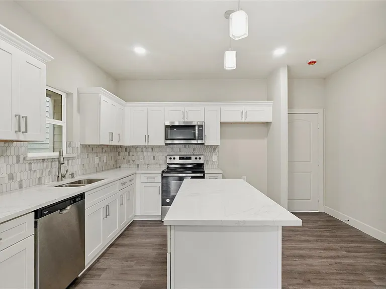 8025 Virgil St — Photo 7