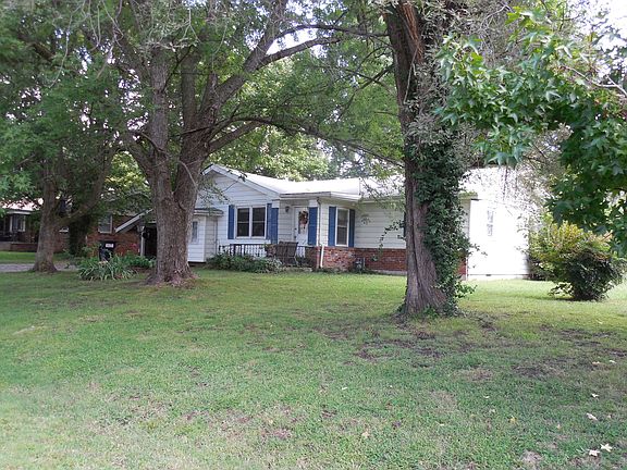 3rd image of 106 Grand Prairie Dr