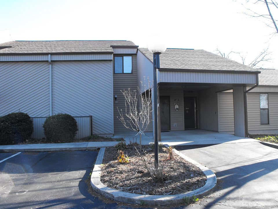 1st image of 130 Lakeshore Cir #130