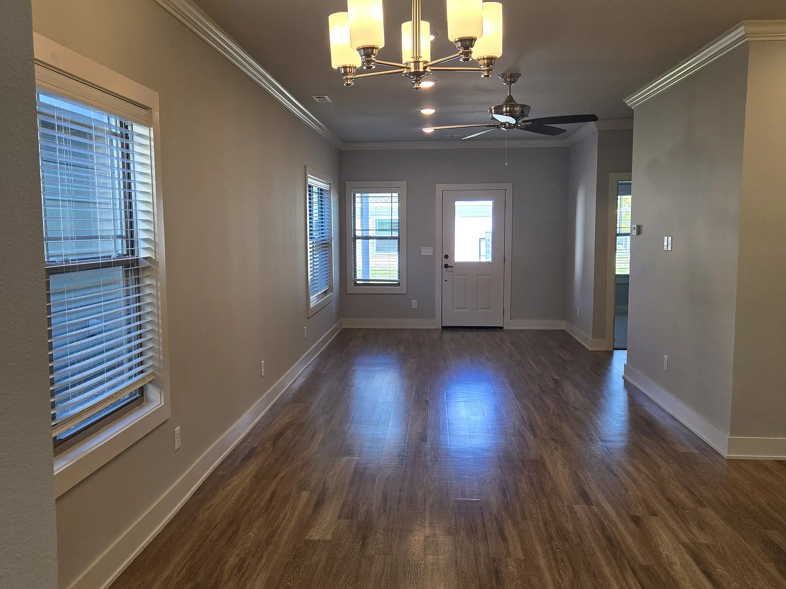 2 bed, 1377 sqft, $2,500 — Photo 2