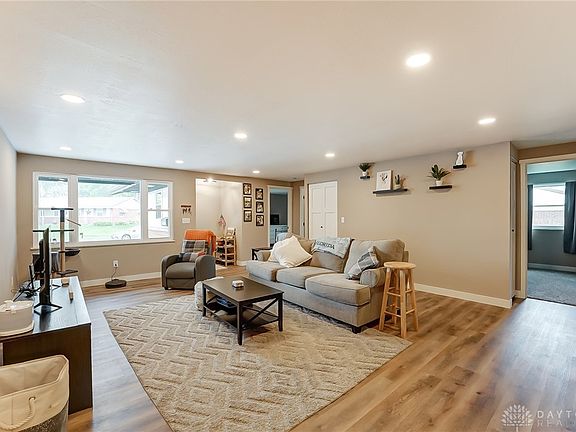 3rd image of 7031 Klyemore Dr