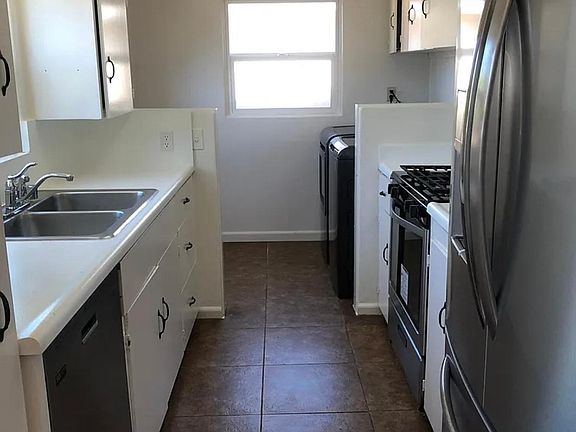 5th image of 2258 Etiwanda St