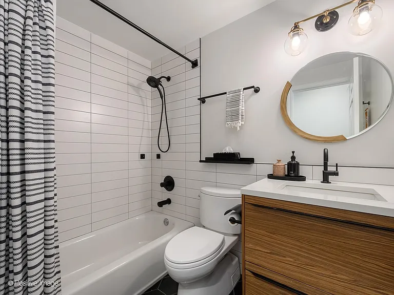 910 N Washtenaw Ave #1 — Photo 18