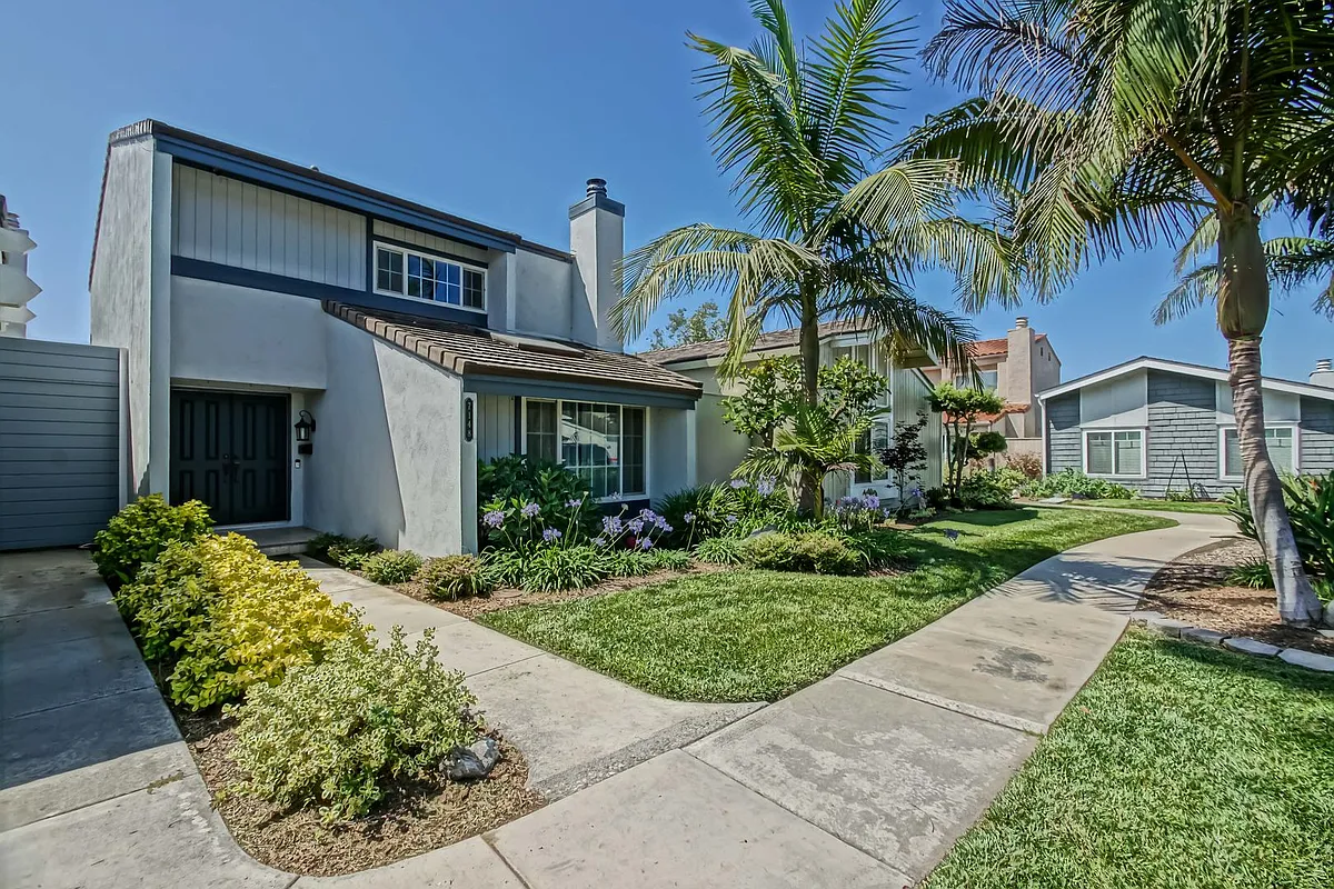 Building Photo - 7148 Island Village Dr
