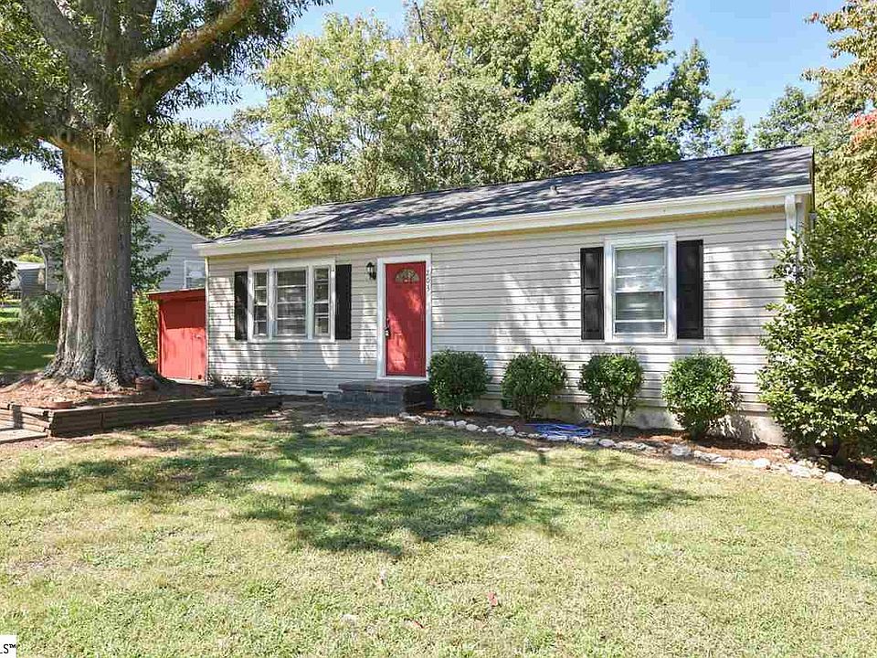1st image of 203 Pisgah Dr
