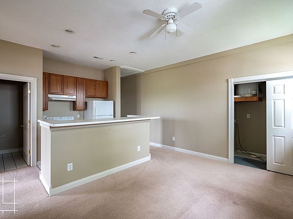 5th image of 225 E 5th Ave APT C