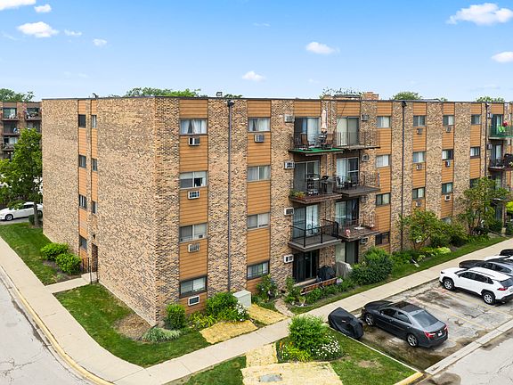 2nd image of 8905 Knight Ave #F-201