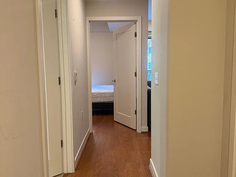 1320 Fenwick Ln #700 — Photo 12
