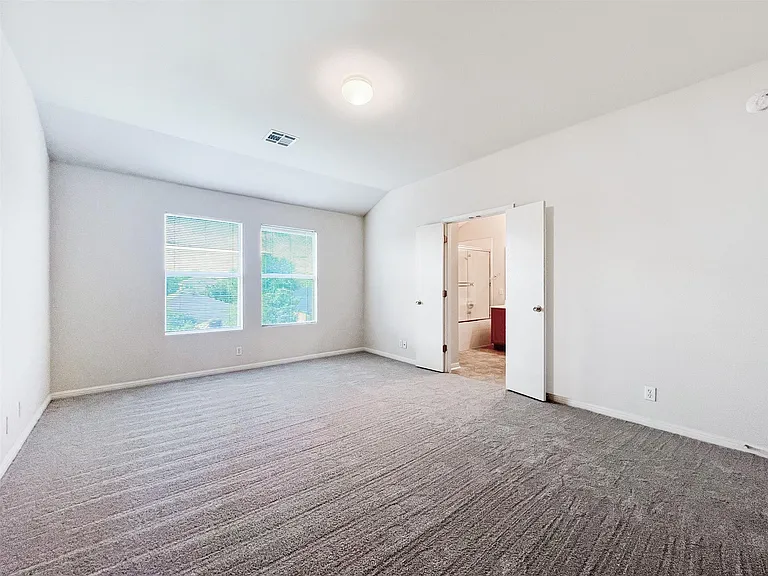 4712 Lake Champlain Ln — Photo 15