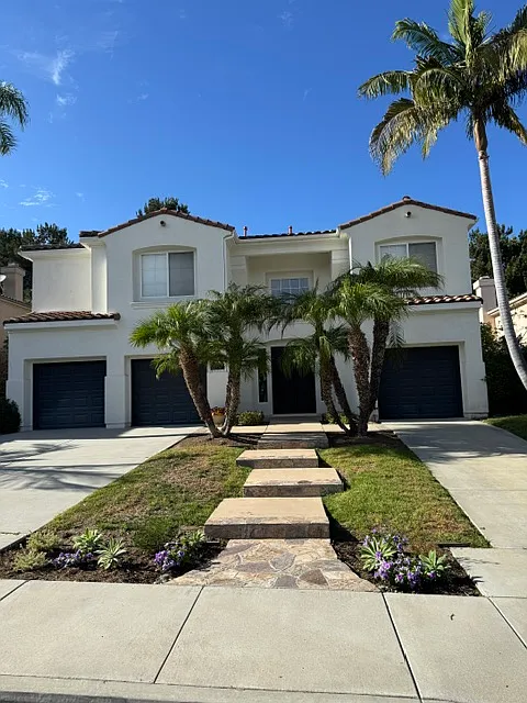 5 bed, 4.5 bath, 4200 sqft, $9,000 — Photo 1
