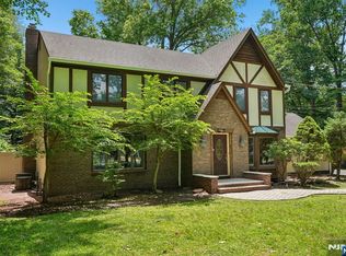 27 Chestnut Ave, Old Tappan, NJ 07675