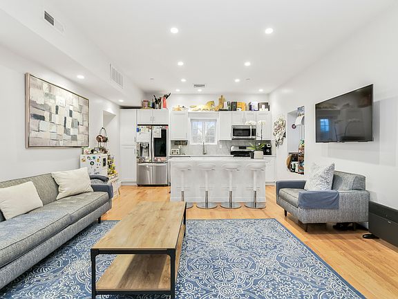 2nd image of 100R Webster St