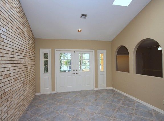 3rd image of 2269 Inglewood Ct