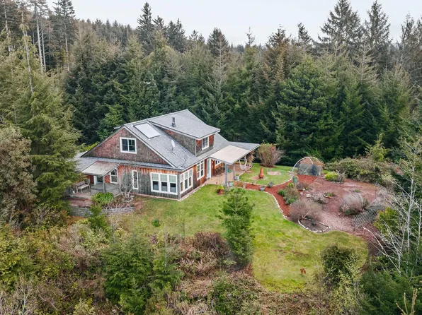 65493 Bay Breeze Rd, North Bend, OR 97459