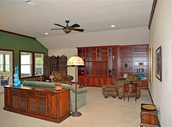 3rd image of 2892 County Road 312 Gln