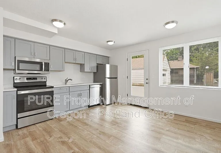 5026 N Harvard St #C — Photo 8