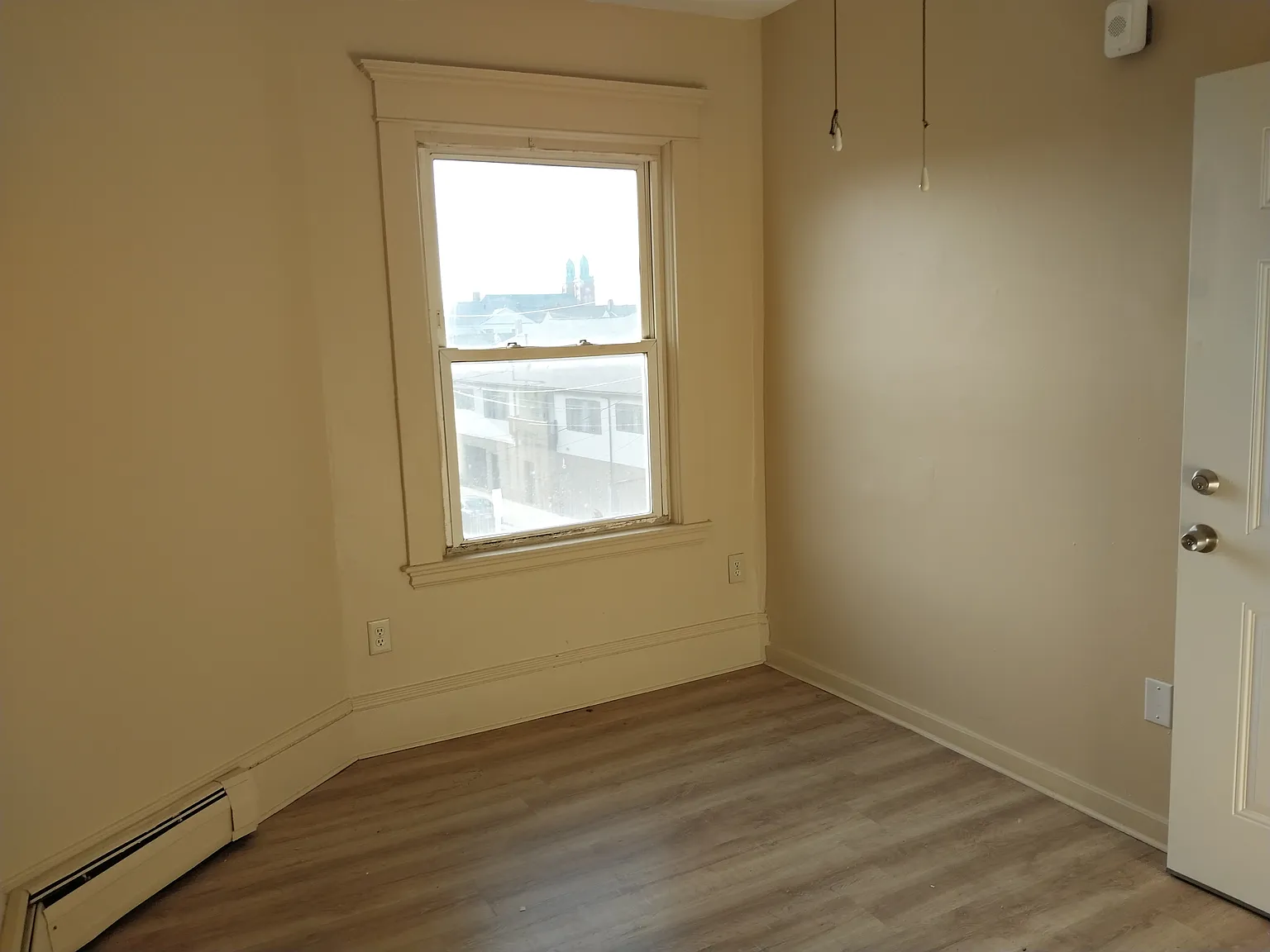 12 bed, 1500 sqft, $850 — Photo 3
