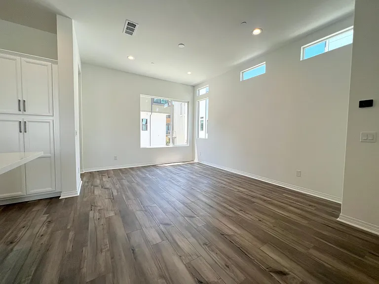 207 Merit — Photo 15