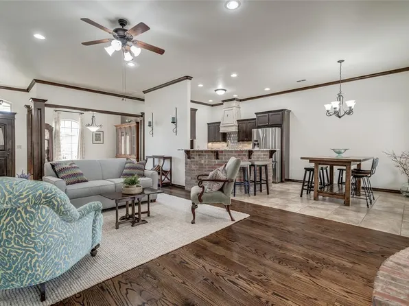 3909 Lockhart Dr, Edmond, OK 73013