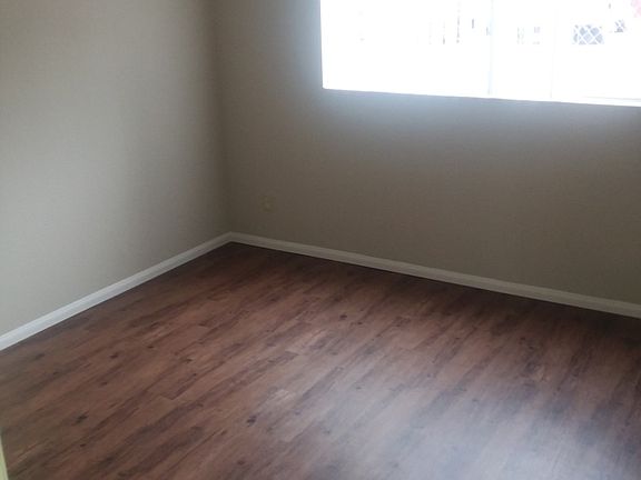 4th image of 2280 Primrose Ave #1