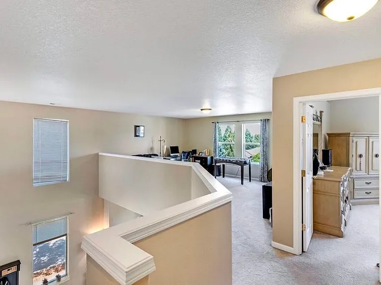 2089 SW 33rd St — Photo 14