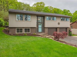 320 Tahoe Dr, Pittsburgh, PA 15239