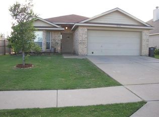 10444 Phantom Hill Rd, Fort Worth, TX 76140