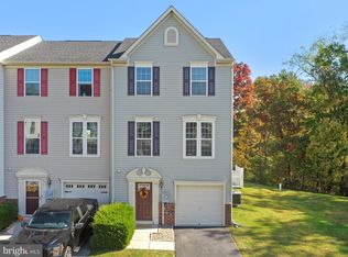 52 Creekside Ct, Falling Waters, WV 25419