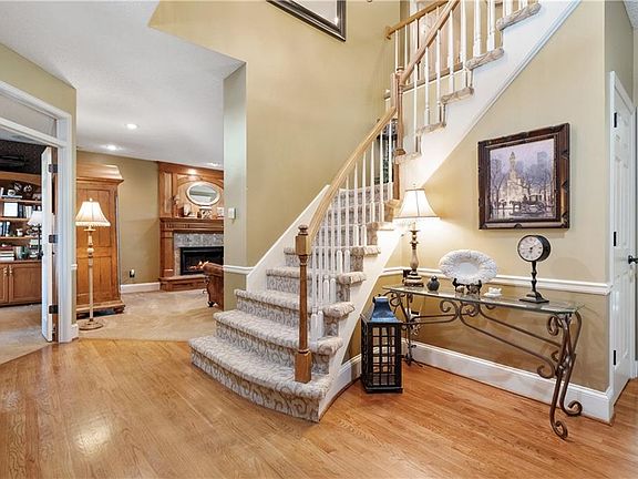 5th image of 1609 SW Rock Creek Dr