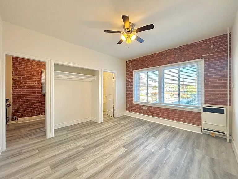 147 S Normandie Ave — Photo 2