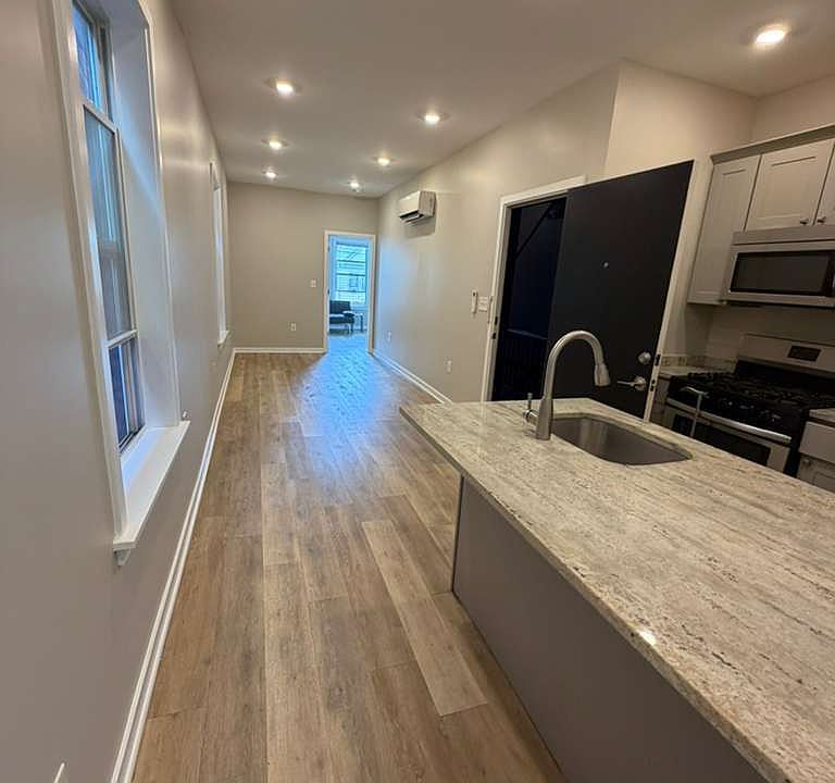1st image of 304 Ege Ave