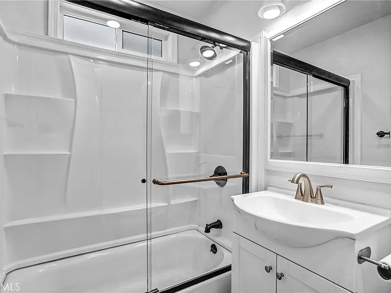 230 N Calvados Ave — Photo 18