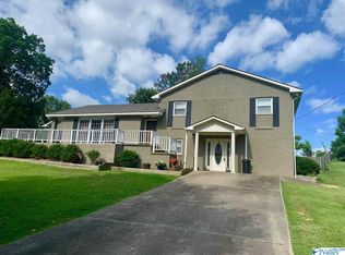 5808 Leonard St, Guntersville, AL 35976