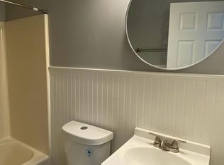 216 Exchange St APT 32, Chicopee, MA 01013