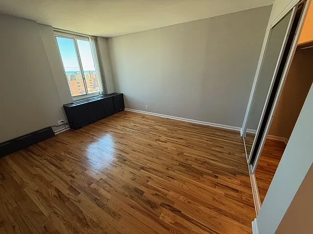 Covington - 4600 N Clarendon Ave — Photo 41