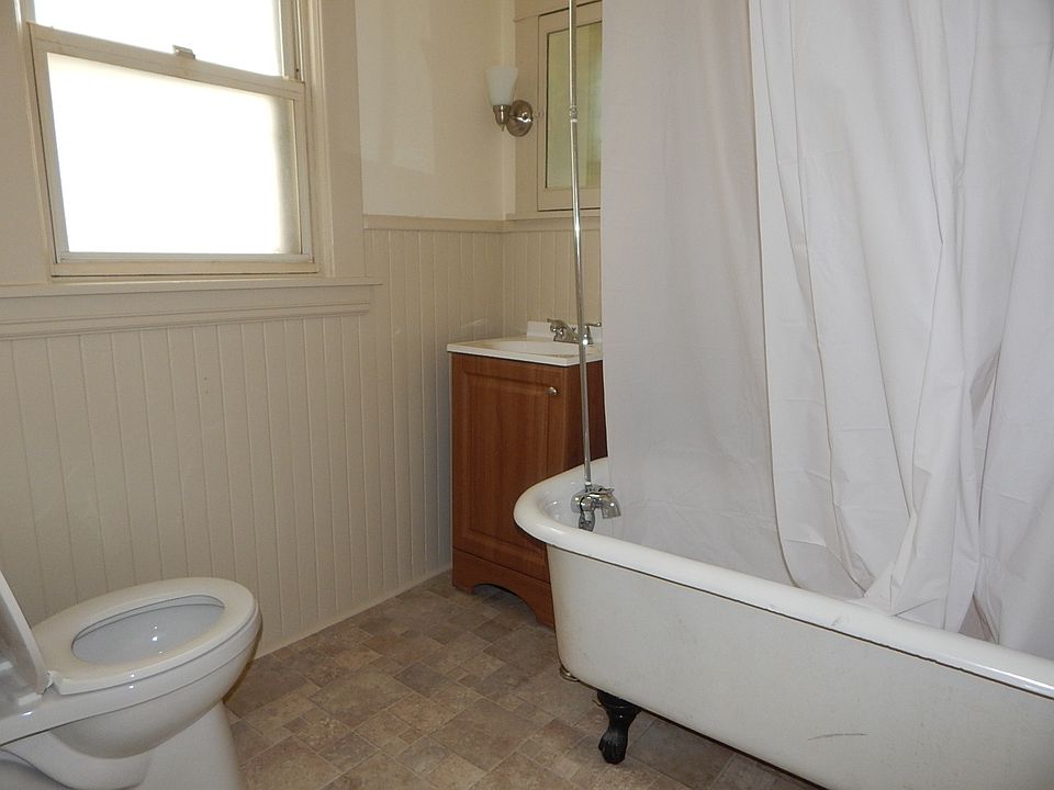 2nd image of 1533 La Salle Ave #2