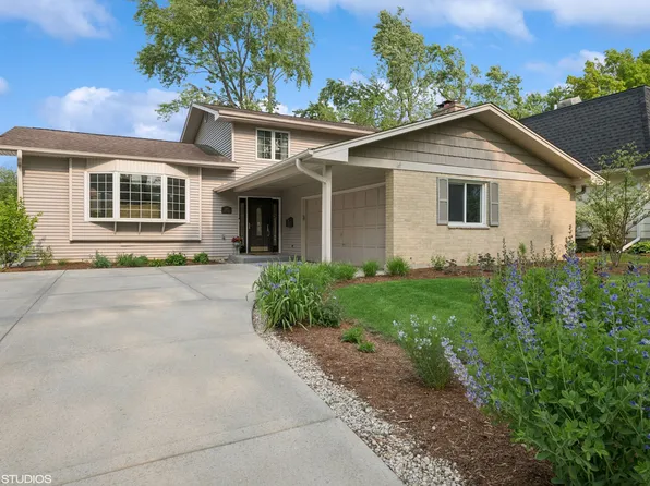 1407 N Dunton Ave, Arlington Heights, IL 60004