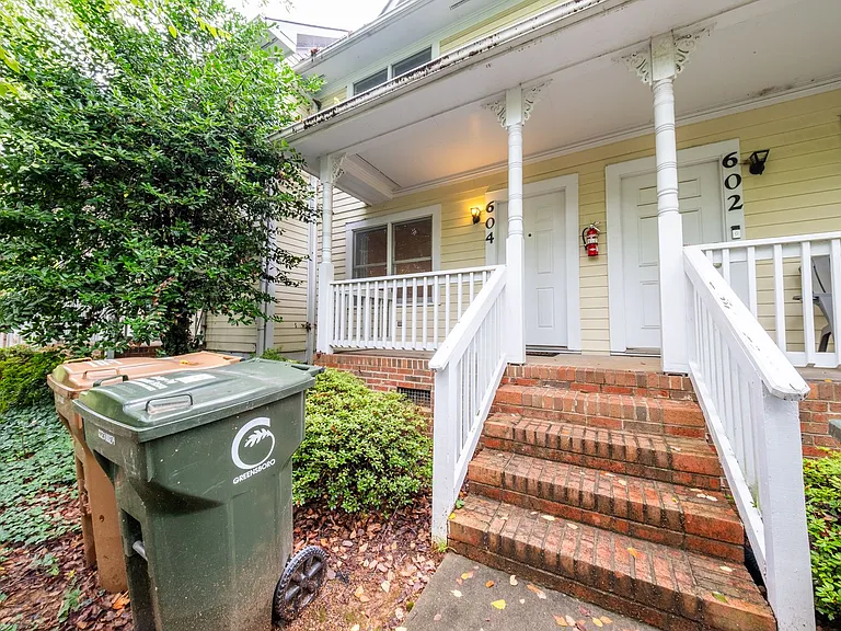604 Spring Garden St — Photo 3
