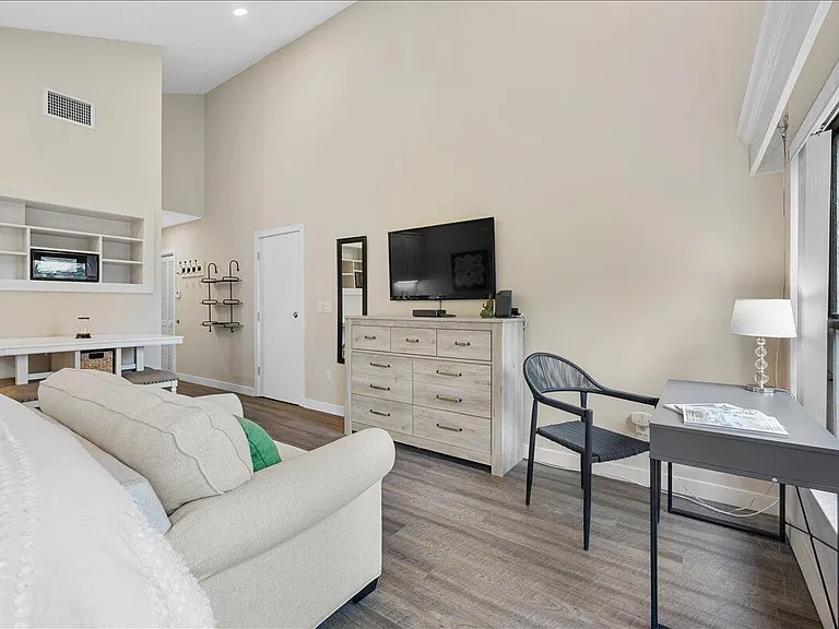 11863 Wimbledon Cir #543 — Photo 3