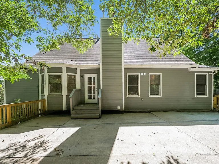 710 Maggie Mae Ln — Photo 17