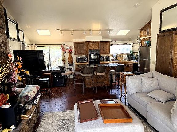 3rd image of 1215 Kingston Ln #2